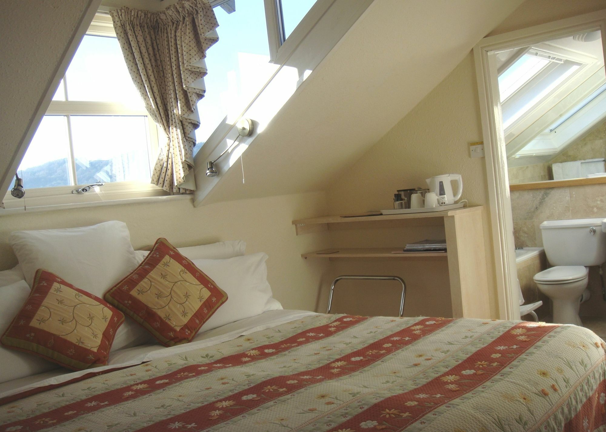 May Cottage B&B Bed & Breakfast 3*